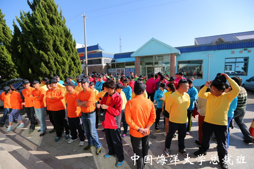 总裁九班同学们齐聚拓展训练基地.jpg