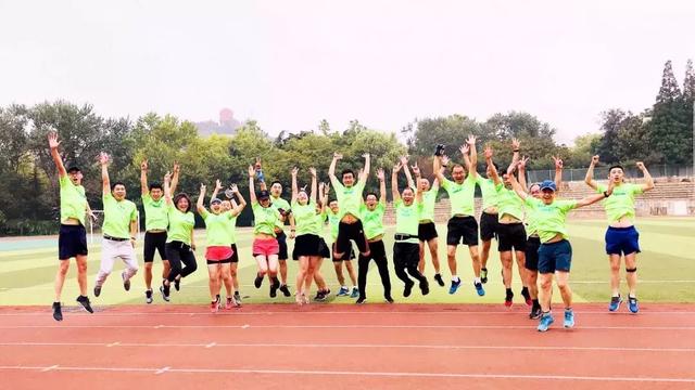 相约海大 | 中国海洋大学EMBA跑团海大约跑活动暨新队服发放仪式