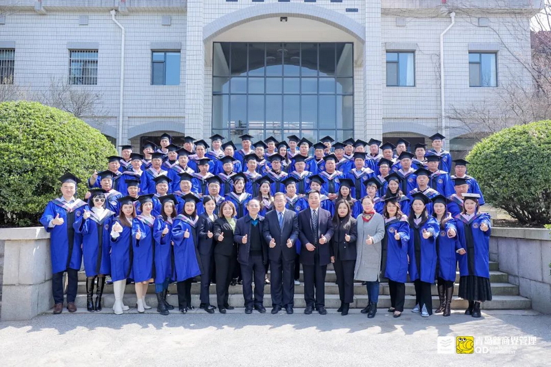 追梦不止 向光而行 _ 青岛新商界26班结业典礼圆满结束-024-SUYE4638_调整大小.png