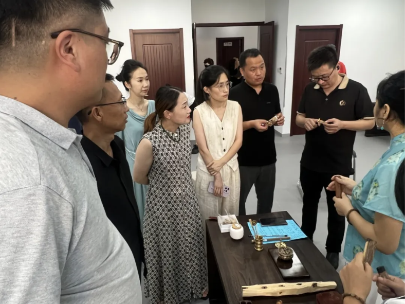 走进青岛恒德康成人艺术学苑